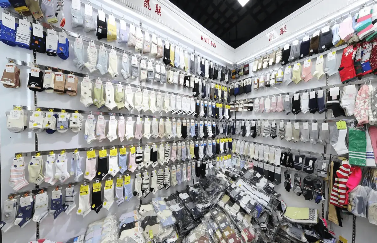 Underwear, Belts & Scarves Wholesale in Yiwu: District 4 Floor 4 Guide